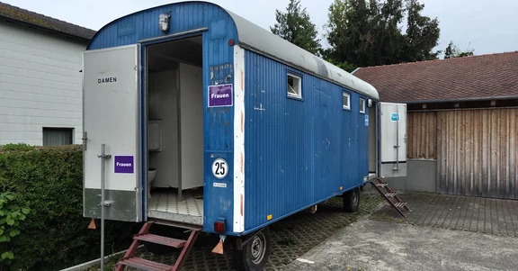 WC-Wagen-zugeschnitten.jpg